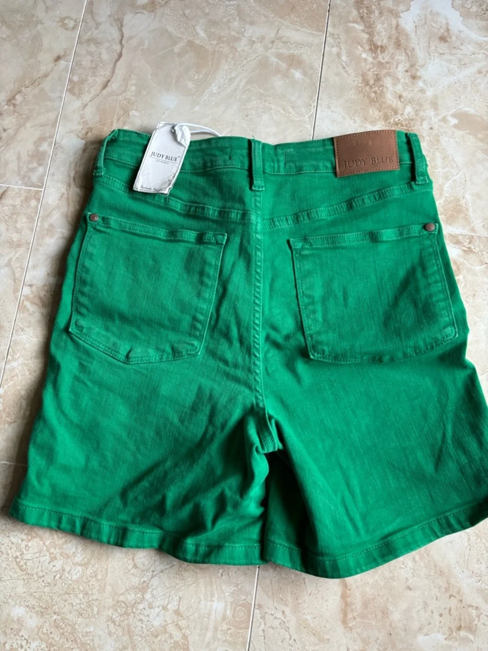 Judy Blue garment dyed Kelly green Jean shorts large new NWT - Picture 2 of 6